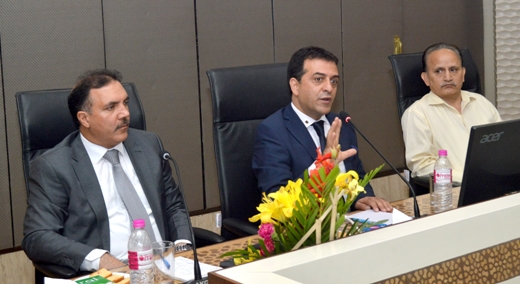 J&K Bank invites acclaimed motivational speaker Sofi Zahoor