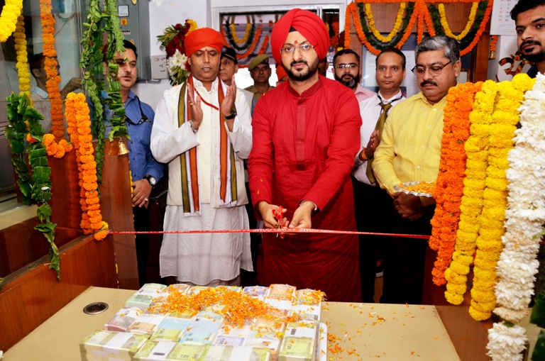 J&K Bank opens fresh currency counter at Vaishno Devi