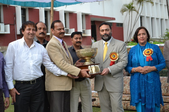 JK Bank awarded WWF Rolling Trophy JK Bank awarded WWF Rolling Trophy