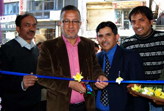 Amira Kadal gets J&K Bank ATM Amira Kadal gets J&K Bank ATM