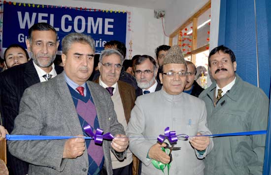 Fin Min inaugurates 2 J&K Bank Business Units in Chadura ‘J&K… Fin Min inaugurates 2 J&K Bank Business Units in Chadura ‘J&K…