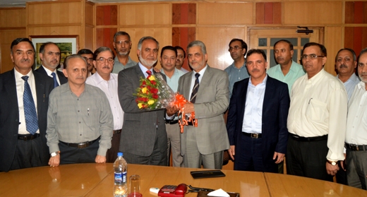 J&K Bank accords  farewell to President